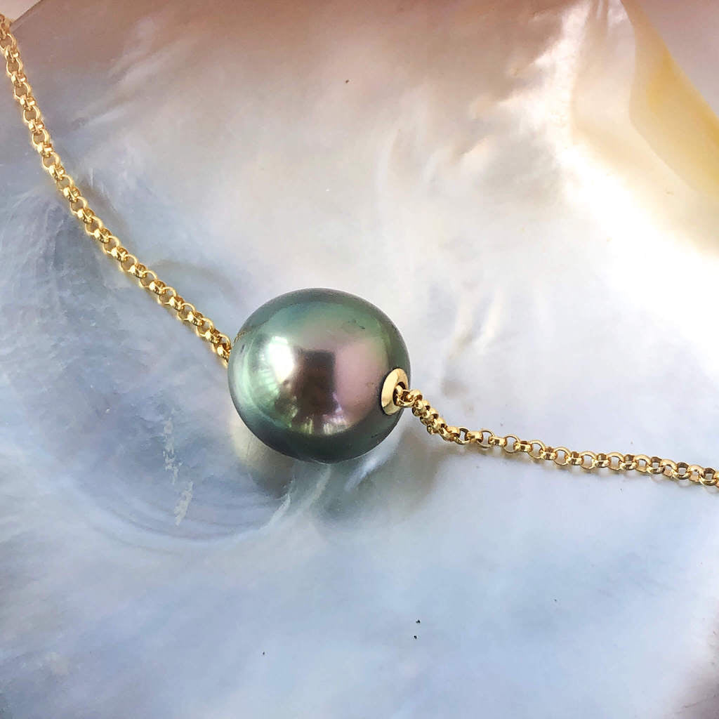 Large Cultured Pearl Necklace With Rare Colors